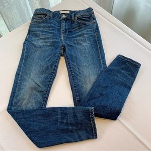 Madewell High Riser skinny jeans. Size 6/28. No noted flaws.